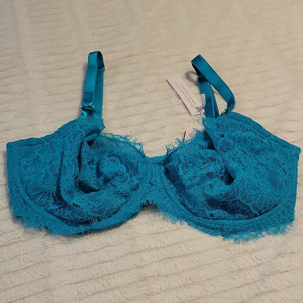 Victoria's Secret Dream Angles Wicked Unlined Lace Balconette Bra